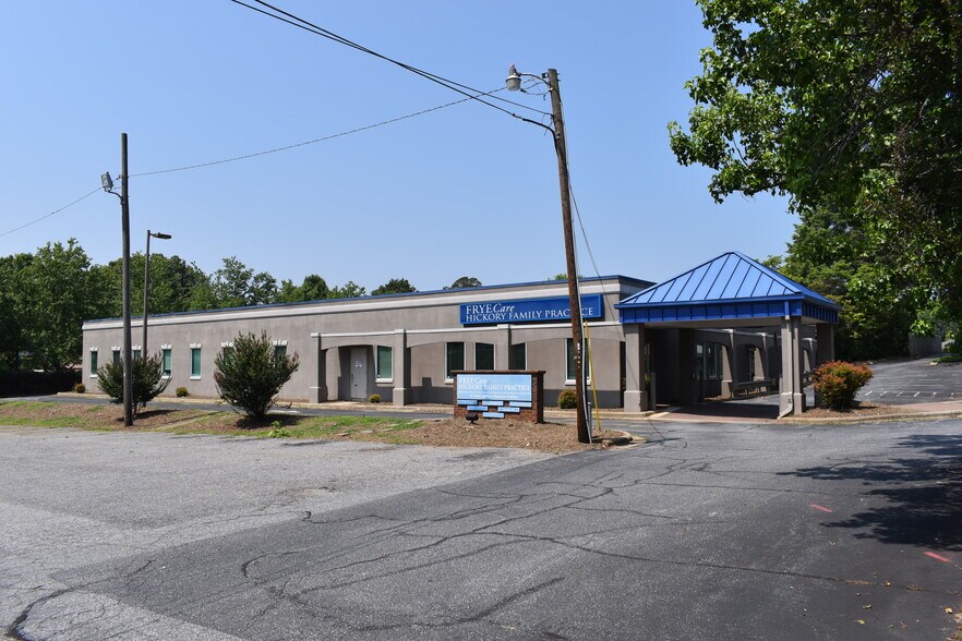 52 12th Ave NE, Hickory, NC 28601