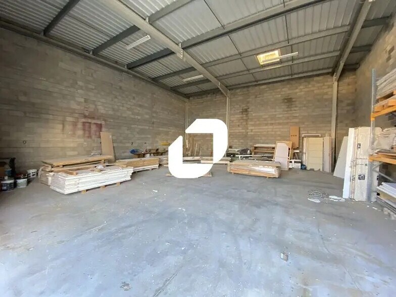 Flex in Sète for lease - Interior Photo - Image 2 of 6