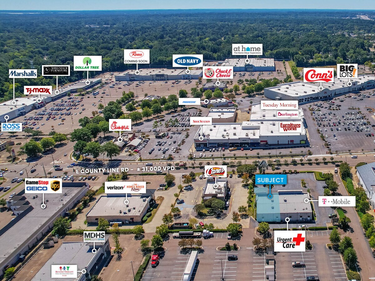 920 E County Line Rd, Ridgeland, MS 39157 3,016 SF Endcap Retail