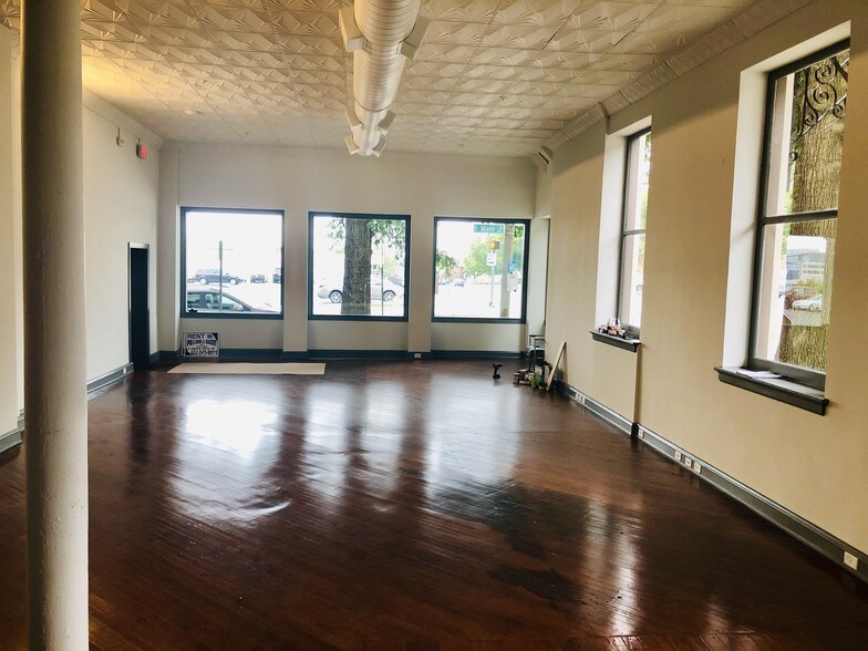 300 E Main St, Richmond, VA for sale - Building Photo - Image 1 of 1
