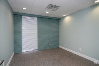 1102-1108 Weems St, Jackson, MS for sale Interior Photo- Image 2 of 14