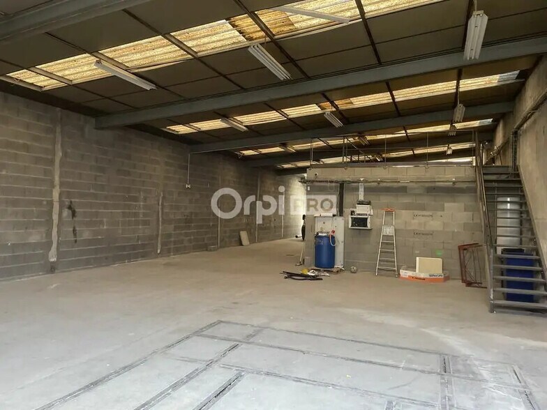 Flex in Villefranche-sur-Saône for sale - Interior Photo - Image 2 of 7