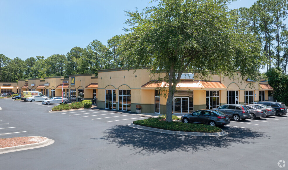 7999 Philips Hwy, Jacksonville, FL for lease - Building Photo - Image 1 of 6