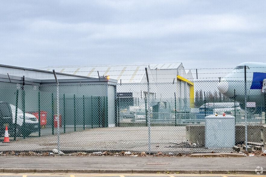 Airport Cargo, Birmingham for sale - Primary Photo - Image 1 of 1