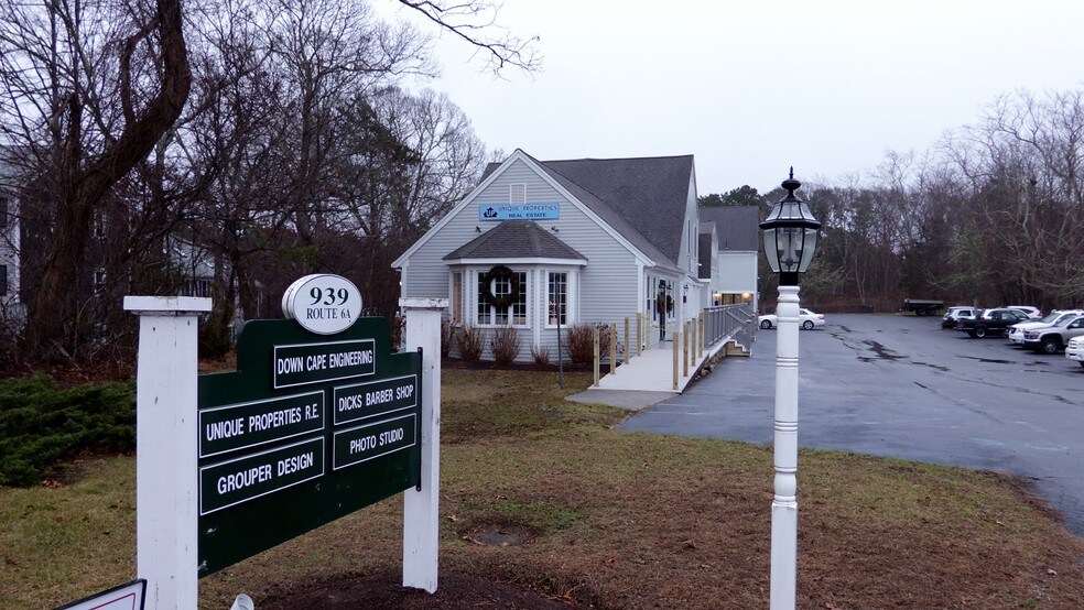 939 Main St, Yarmouth Port, MA for sale - Building Photo - Image 1 of 1