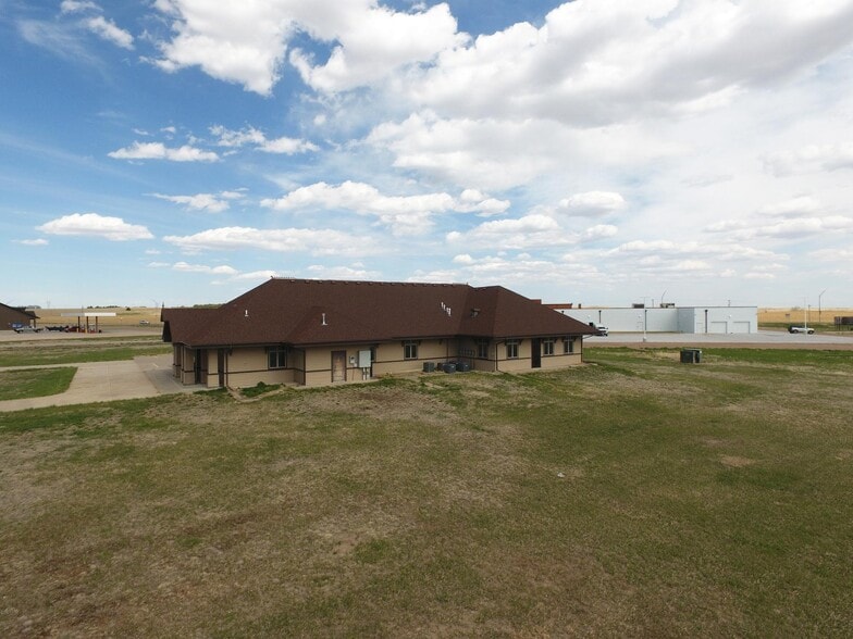 202 Diamond Springs Trl, Ogallala, NE for sale - Building Photo - Image 3 of 27