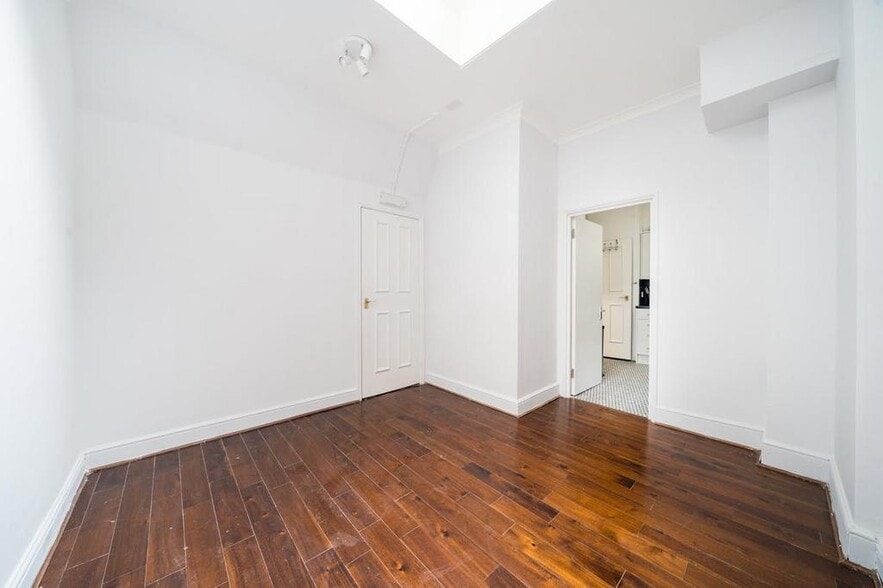 89-91 Goswell Rd, London for lease - Interior Photo - Image 2 of 14