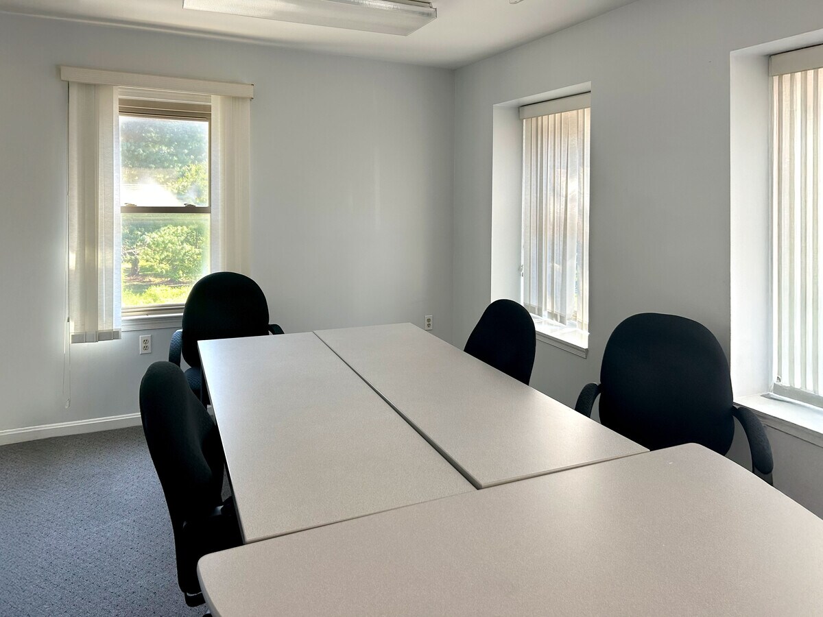 15801-15811 Crabbs Branch Way, Rockville, MD 20855 - Unit 15801A&B - - Interior Photo - Image 1 of 8