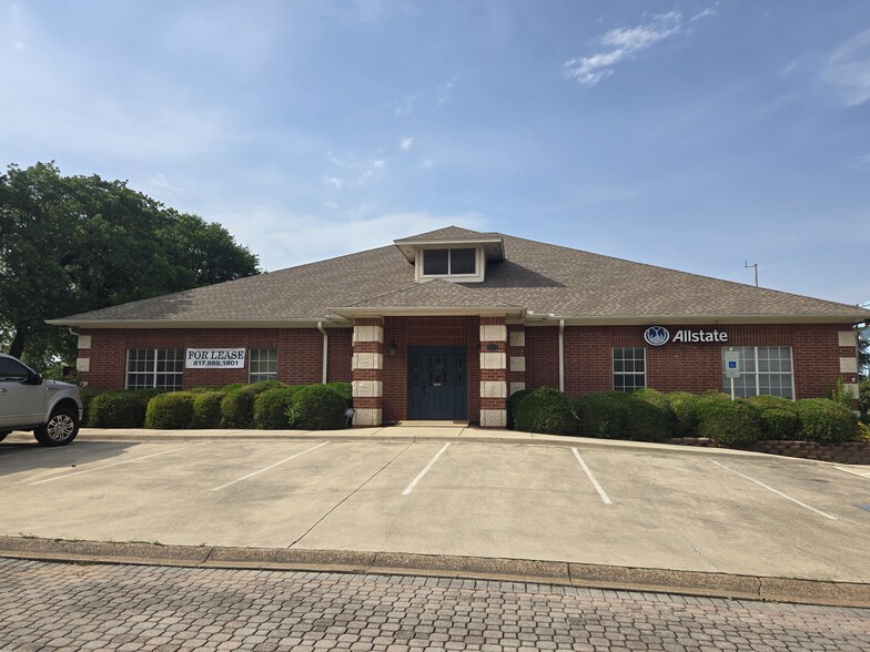 9289 Huntington Sq, North Richland Hills, TX for lease - Building Photo - Image 1 of 9