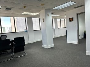 33 SW 2nd Ave, Miami, FL for lease Interior Photo- Image 2 of 4