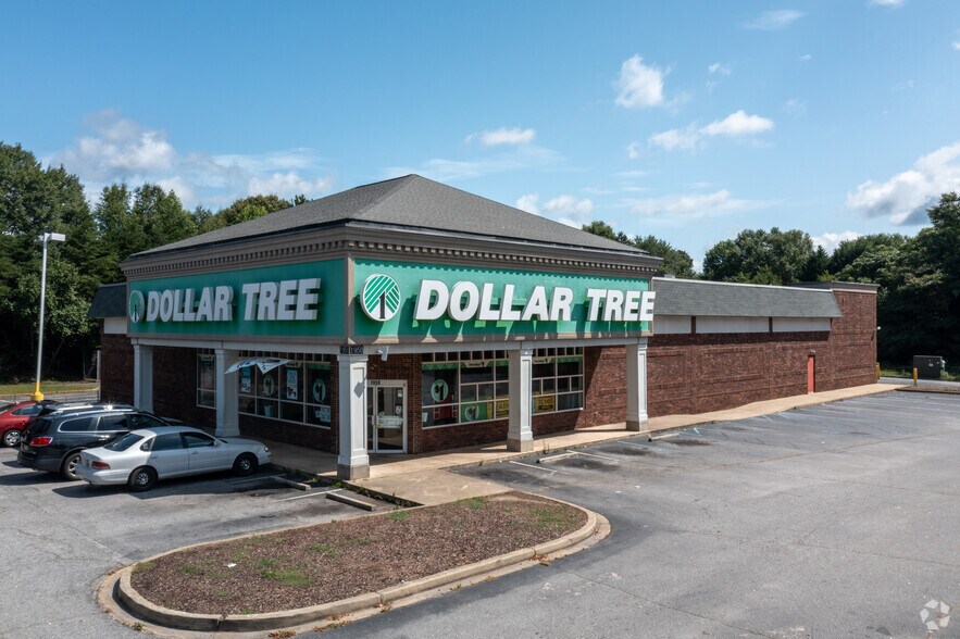 1950 Cedar Lane Rd, Greenville, SC 29617