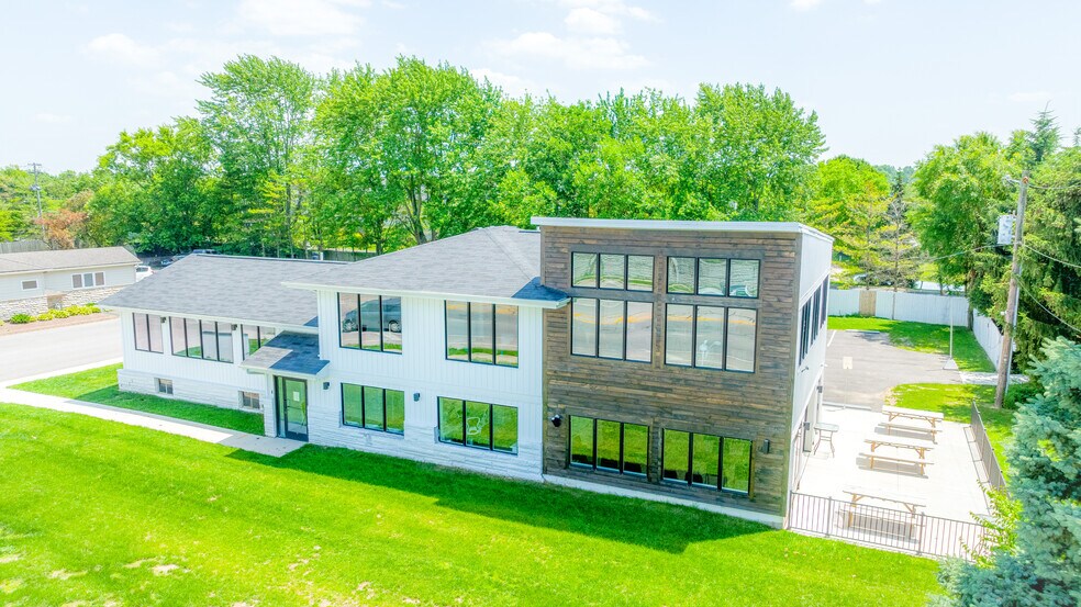 5309 Roberts Rd, Hilliard, OH for sale - Building Photo - Image 1 of 1