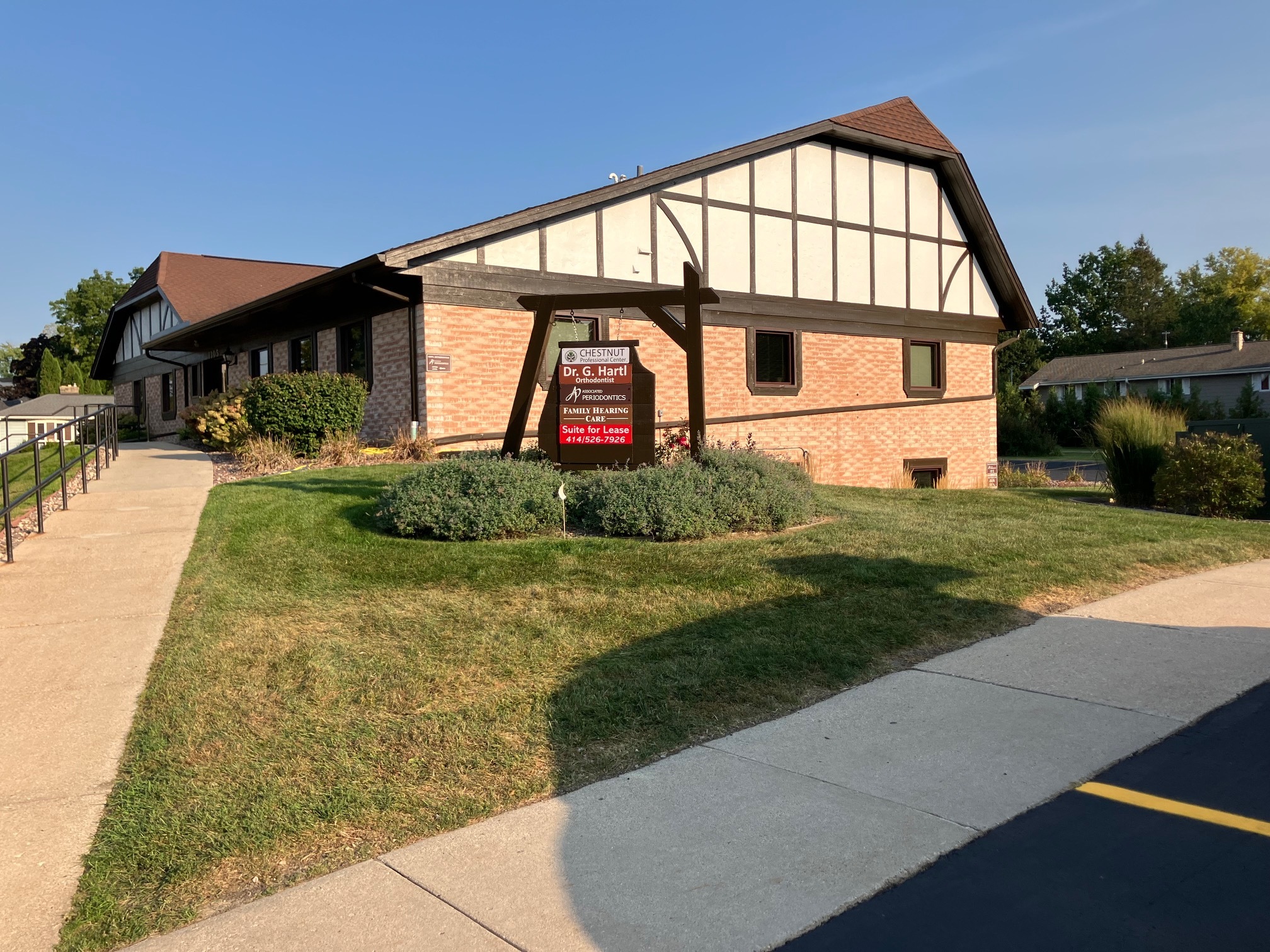 1305 Chestnut St, West Bend, WI for lease Building Photo- Image 1 of 12