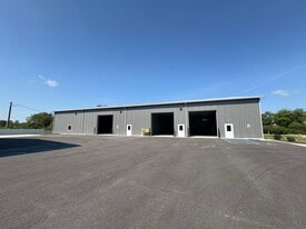 3914, 3916 N Indianapolis Rd - Warehouse