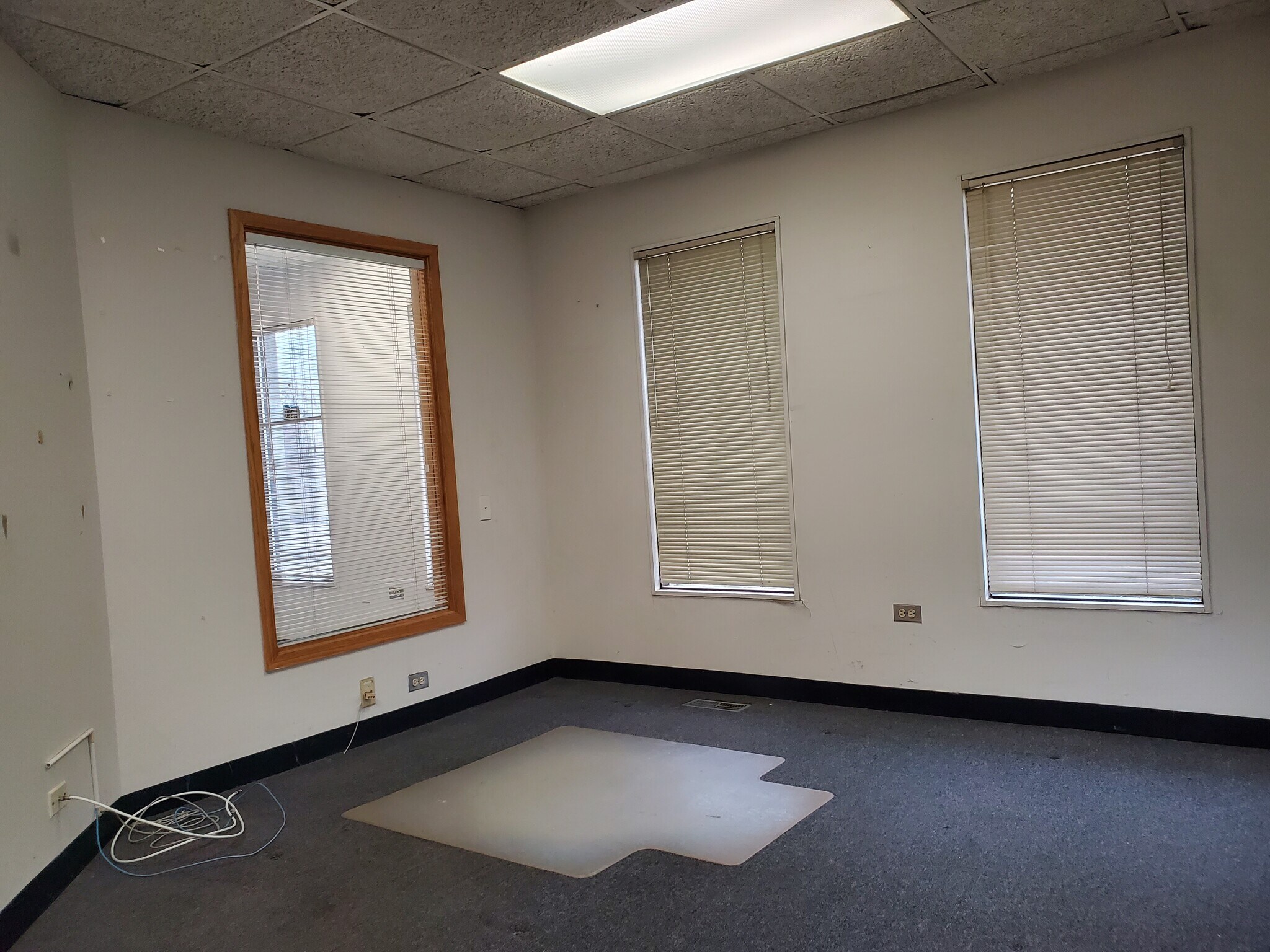 1750017516 S Carriageway Dr, Hazel Crest, IL 60429 Office for Lease