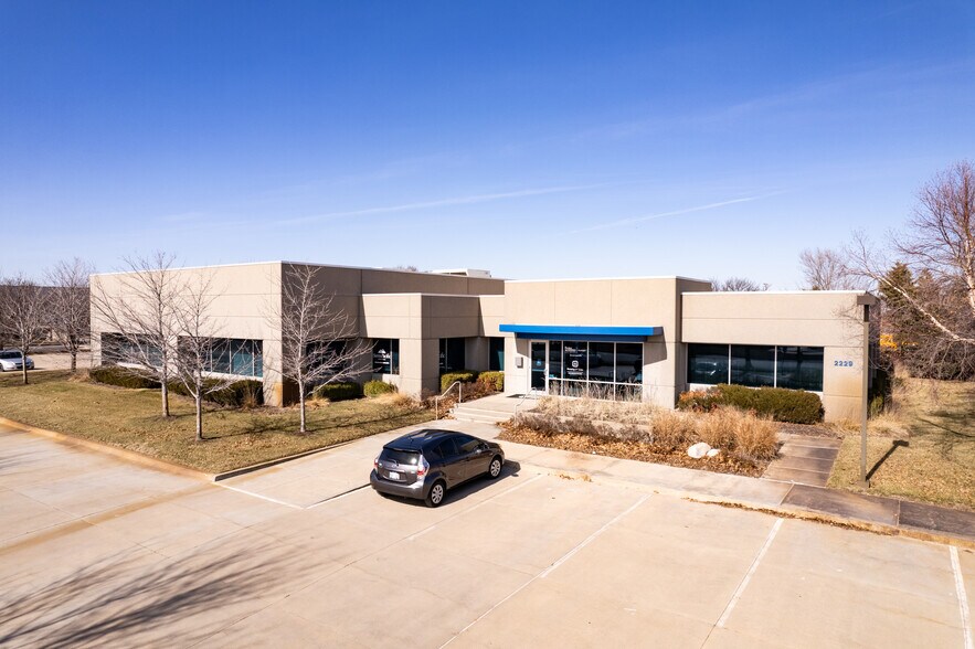 2229 S West St, Wichita, KS for sale - Building Photo - Image 1 of 1