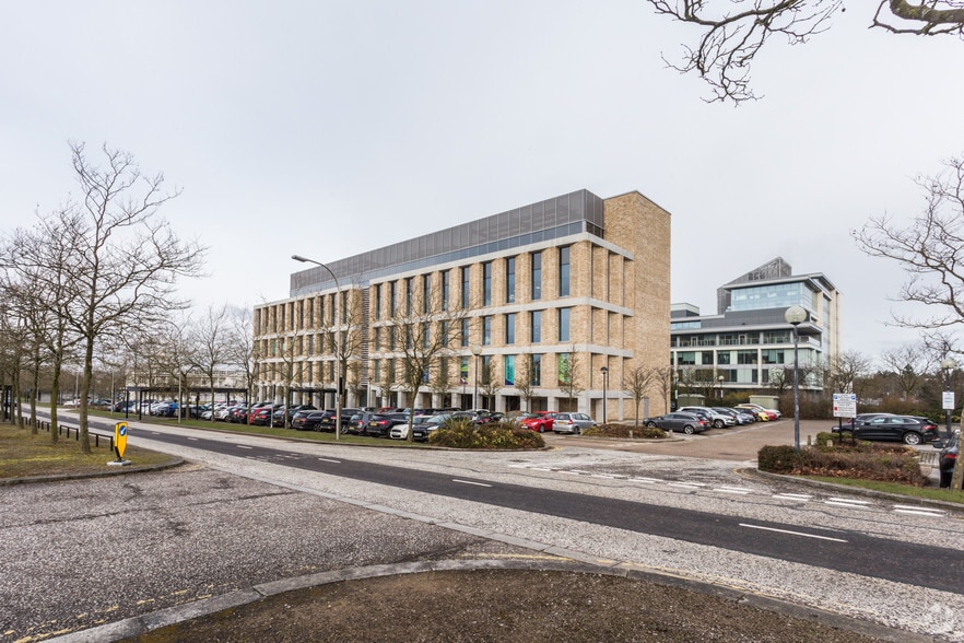 Avebury Blvd, Milton Keynes for lease - Building Photo - Image 3 of 17