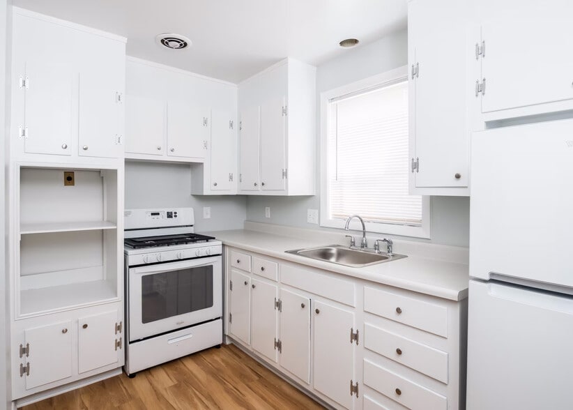 707 Nottingham Rd, Baltimore, MD for sale - Building Photo - Image 2 of 21