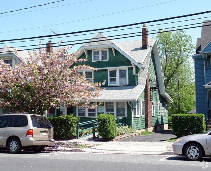 806 Kearny Ave, Kearny, NJ for lease - Building Photo - Image 2 of 2