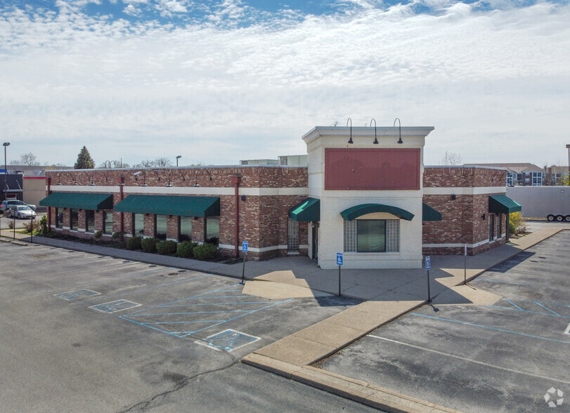 7640 N Shadeland Ave, Indianapolis, IN for lease - Building Photo - Image 2 of 4