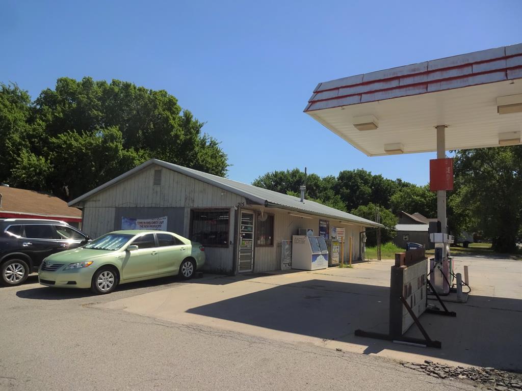 215 S Independence Ave, Dearing, KS for sale Primary Photo- Image 1 of 1