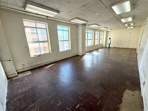 318-320 W 9th St, Los Angeles, CA for lease Building Photo- Image 2 of 5