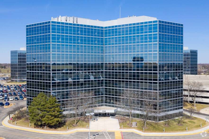 5 Westbrook Corporate Ctr, Westchester, IL for lease - Building Photo - Image 1 of 11