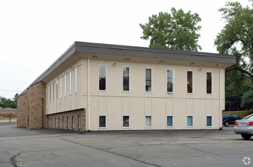 2425 Clover St, Rochester, NY for lease - Building Photo - Image 3 of 24