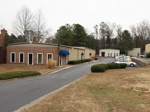 8611 Roswell Rd, Atlanta, GA for sale - Building Photo - Image 1 of 1