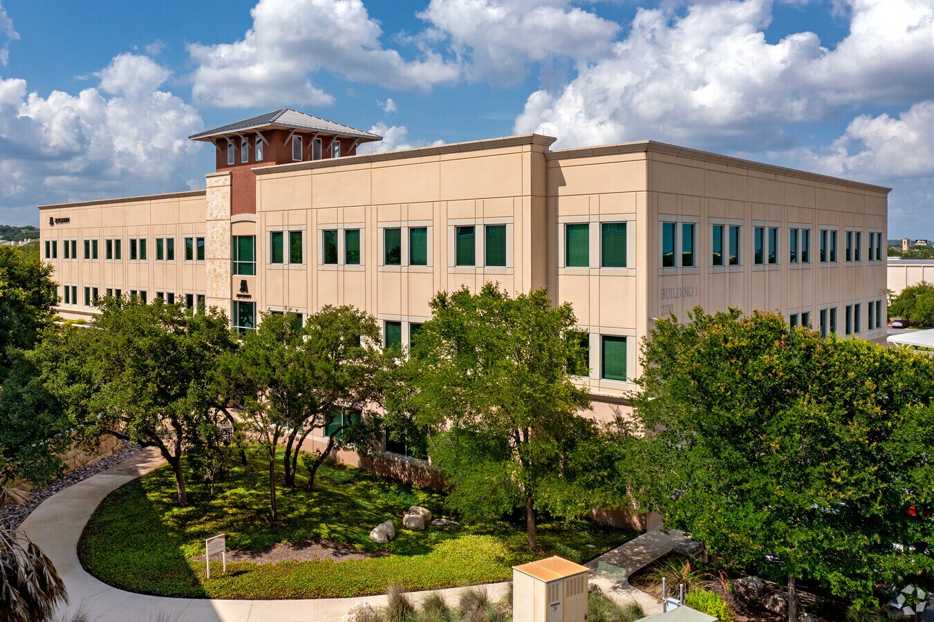 2330 N Loop 1604 W, San Antonio, TX 78248 Heritage Oaks Building 1