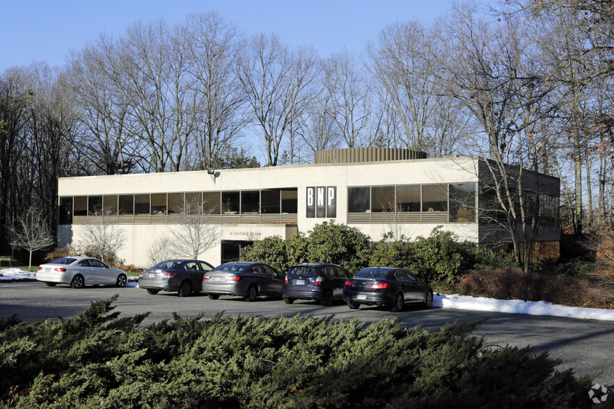 14 Fairfield Dr, Brookfield, CT for lease - Primary Photo - Image 1 of 32