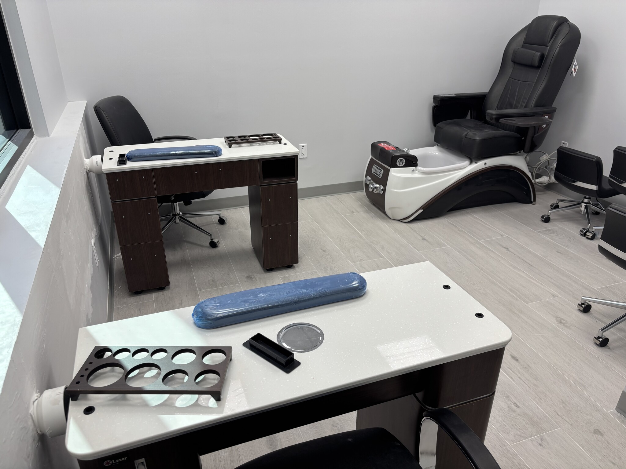 9100 Belvedere Rd, Royal Palm Beach, FL for lease Interior Photo- Image 1 of 8