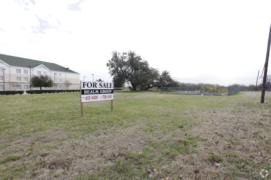 2191 Chisholm Trail Rd, Round Rock, TX for lease - Building Photo - Image 2 of 15