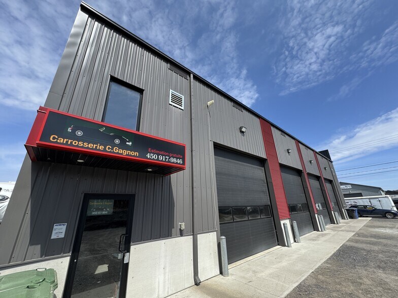 21A-21B Rue Des Metiers, Lavaltrie, QC for lease - Building Photo - Image 2 of 4