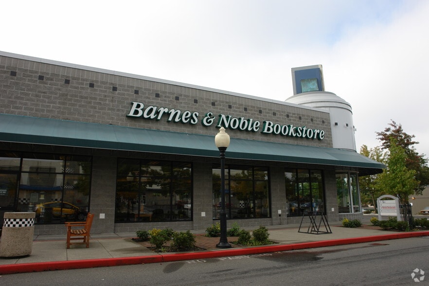 15600 NE 8th St, Bellevue, WA for lease - Building Photo - Image 3 of 4