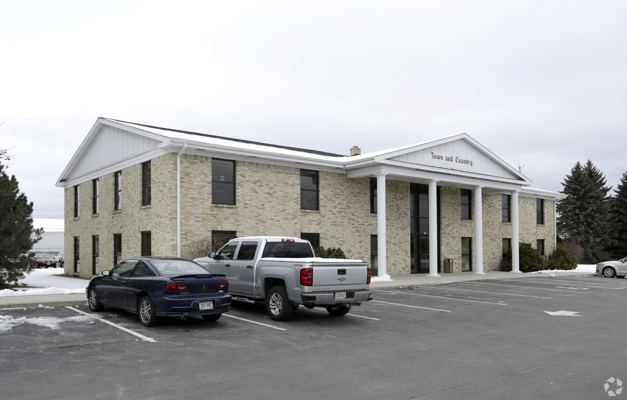 2108 Kohler Memorial Dr, Sheboygan, WI 53081 Office for Lease