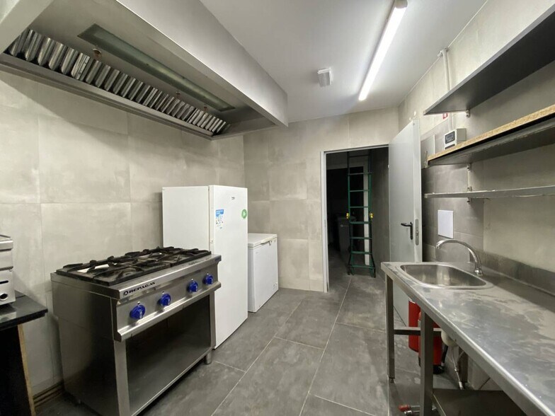 in Barcelona, Barcelona for sale - Interior Photo - Image 1 of 1