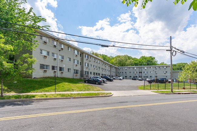 More details for 4951 G St SE, Washington, DC - Multifamily for Sale