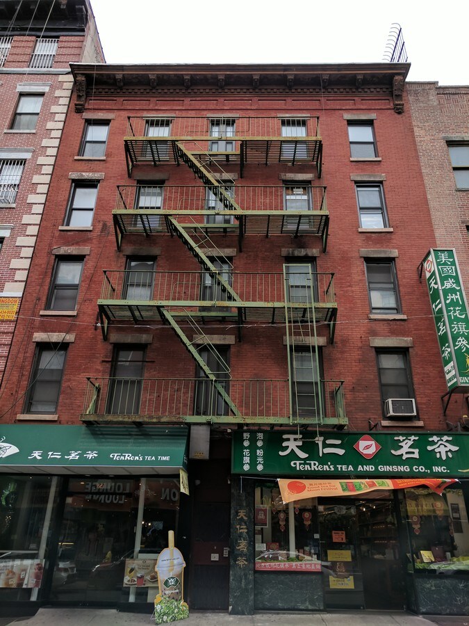 7375 Mott St, New York, NY 10013