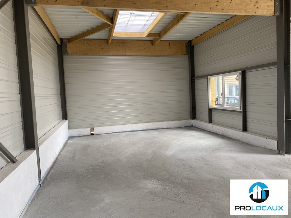 Flex in Andeville for lease Interior Photo- Image 1 of 4
