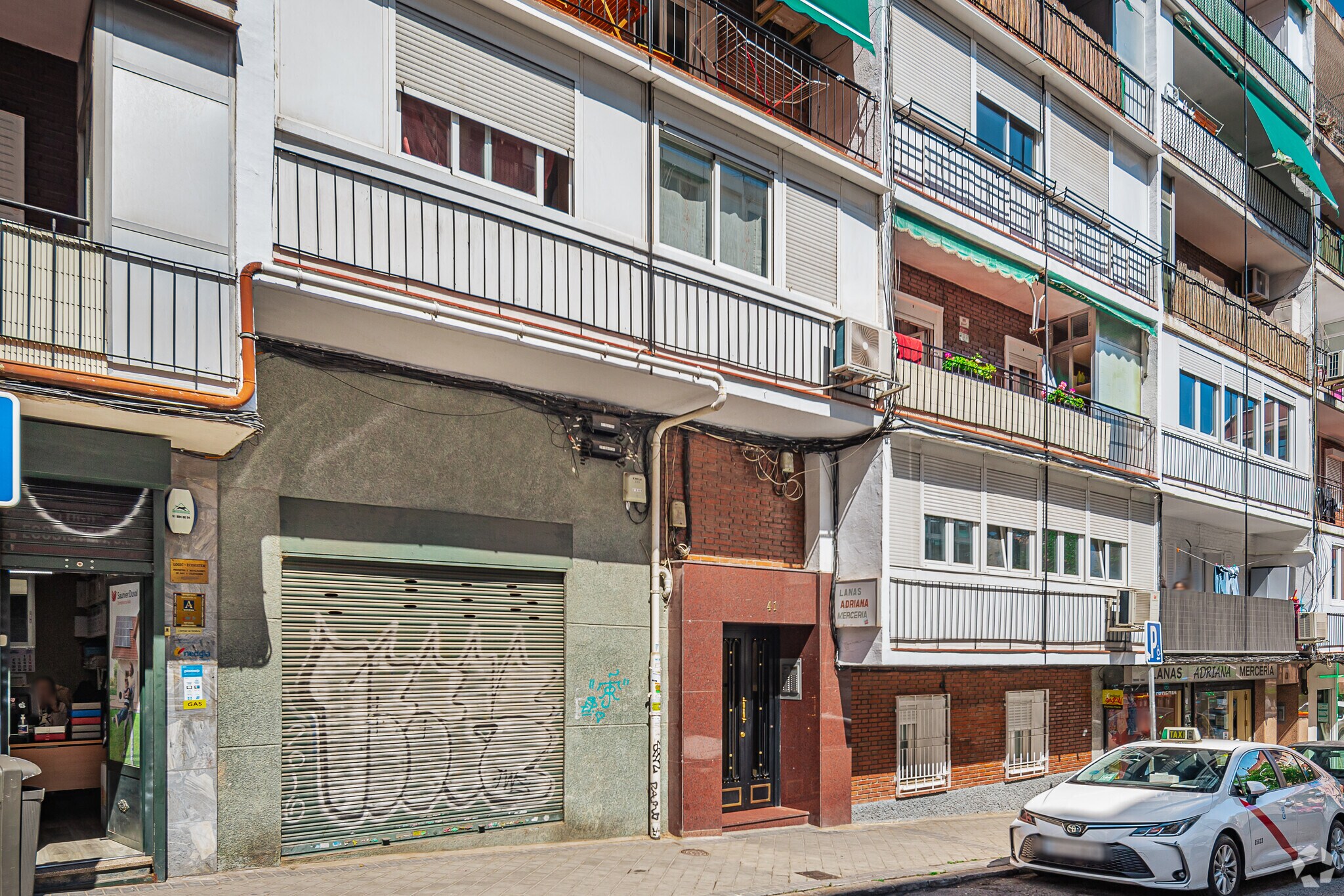 Calle de Artajona, 41, Madrid, Madrid for sale Building Photo- Image 1 of 1