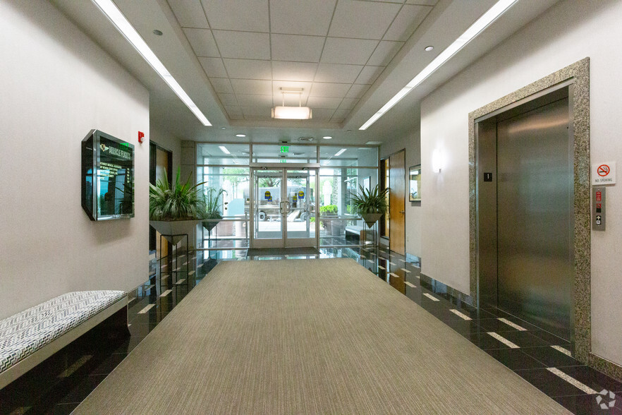 5820 S Eastern Ave, Las Vegas, NV for lease - Lobby - Image 2 of 9