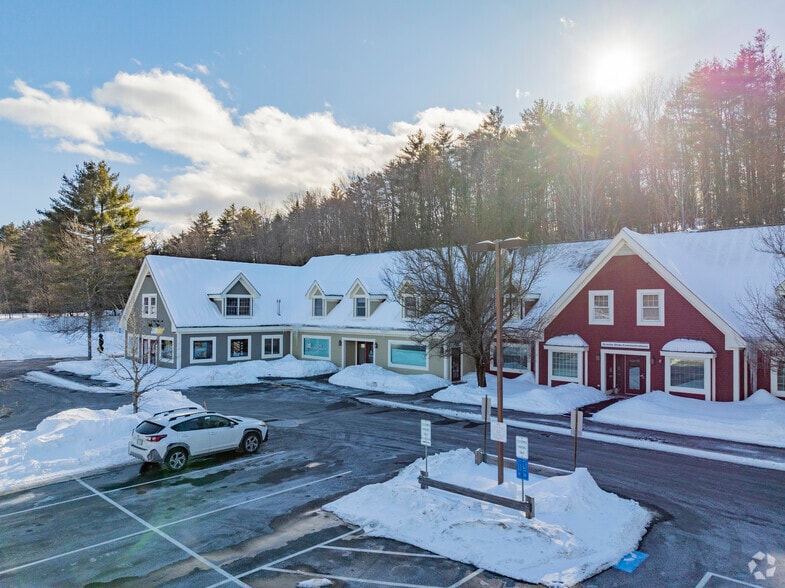 425 S Stark Hwy, Weare, NH for sale - Building Photo - Image 2 of 11