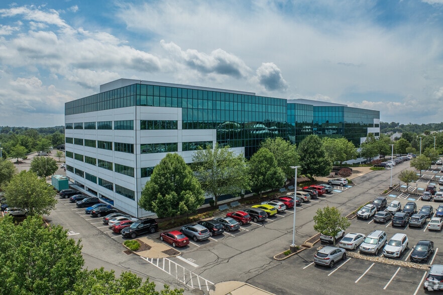 1000 Omega Dr, Pittsburgh, PA for lease - Building Photo - Image 2 of 5