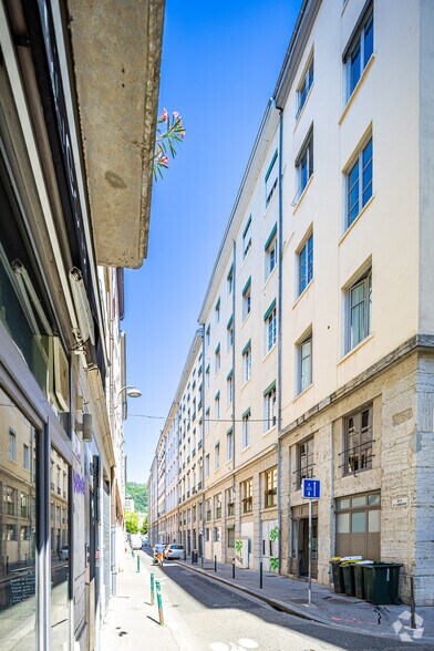9 Place Des Célestins, Lyon for lease - Building Photo - Image 3 of 5
