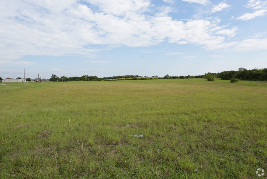 1901 Gallagher Dr, Sherman, TX for sale - Primary Photo - Image 1 of 1