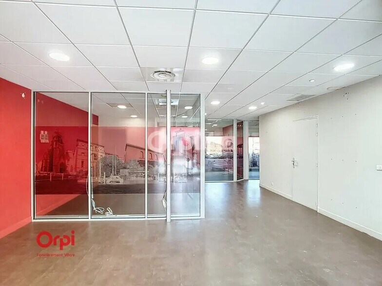 Office in Rezé for sale - Interior Photo - Image 1 of 6