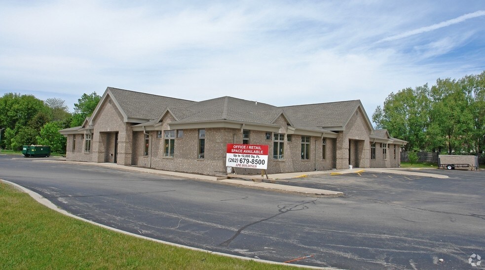 W188S7820 Racine Ave, Muskego, WI for sale - Building Photo - Image 1 of 1