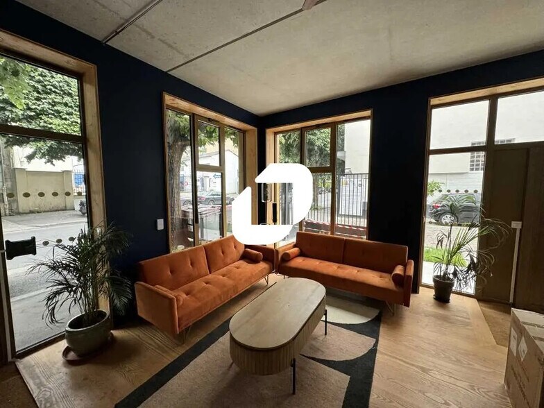 Office in Ivry-sur-Seine for lease - Interior Photo - Image 1 of 11