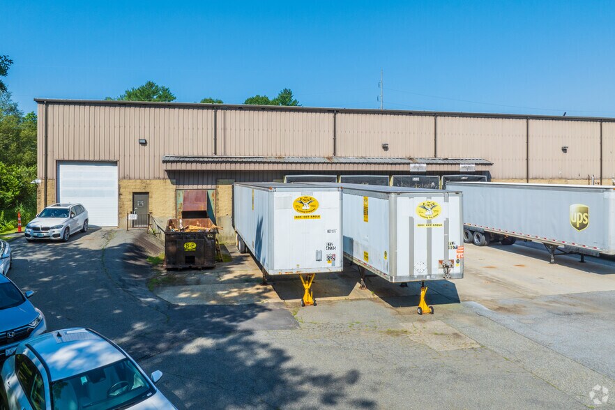 31 High St, North Billerica, MA for lease - Building Photo - Image 2 of 5